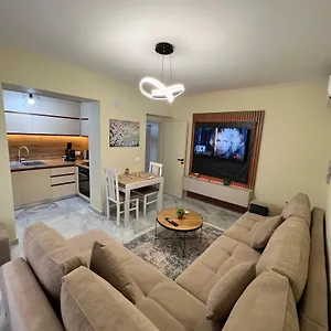 Downtown Deluxe Apartment