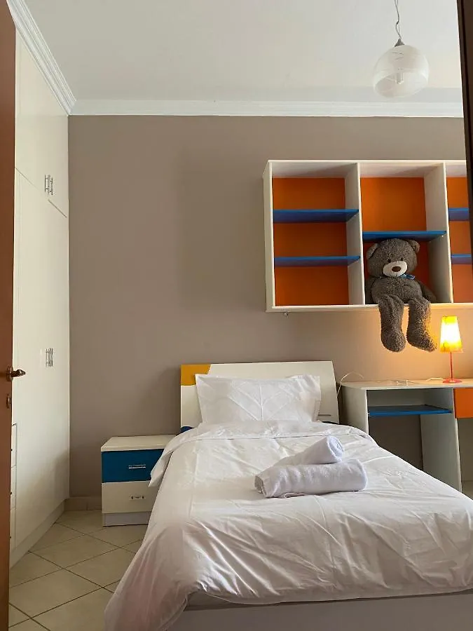 Apartment Cloud8 Apt With Castle View, 7Km From The Beach Lezhe